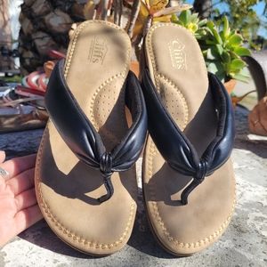 Cliffs sandals